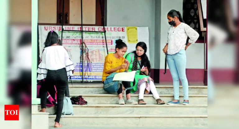 Greater schooling enrollment soars to 4.33 cr in 2021-22, marking a 26.5% surge since 2014: Survey