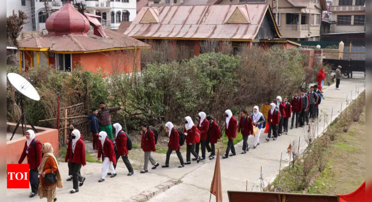 Jammu Colleges Prolong Winter Break Till January 27 Amidst Harsh Chilly |