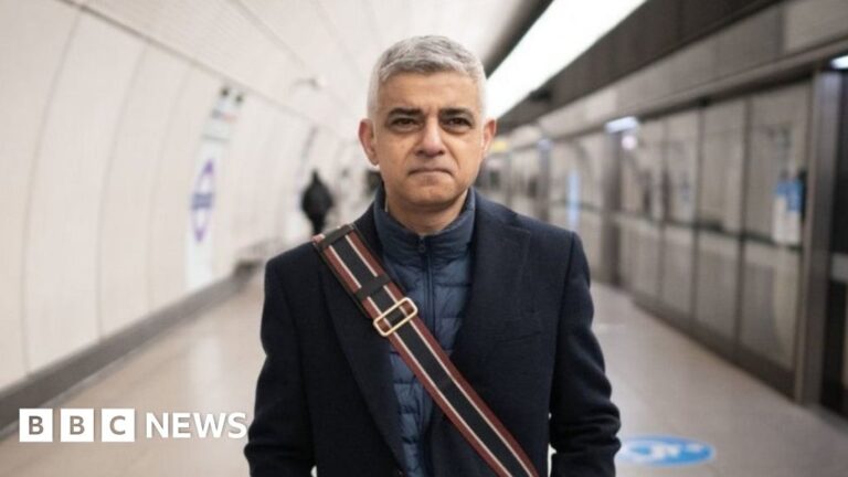 London mayor urges motion on stricter zombie knife ban