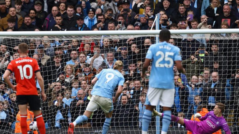 Haaland scores as Man Metropolis routs Luton 5-1 to go high of English Premier League