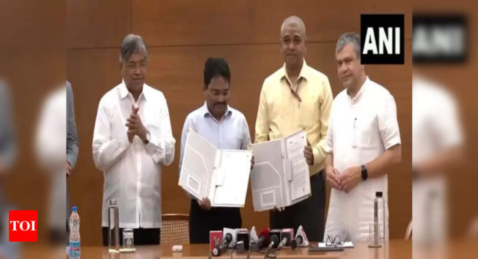 NIELIT and Maharashtra Govt Sign MoU to Establish New Center of Excellence to Focus on AI, Robotics and IoT