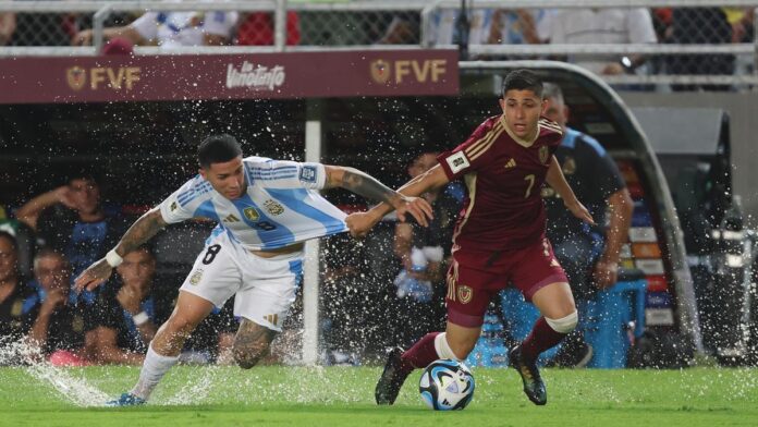 Venezuela hold Argentina to 1-1 draw on Messi's return