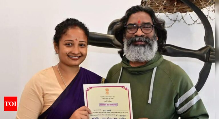 ‘Give books, not bouquets’: Hemant Soren’s distinctive enchantment after landslide victory in Jharkhand polls | India Information