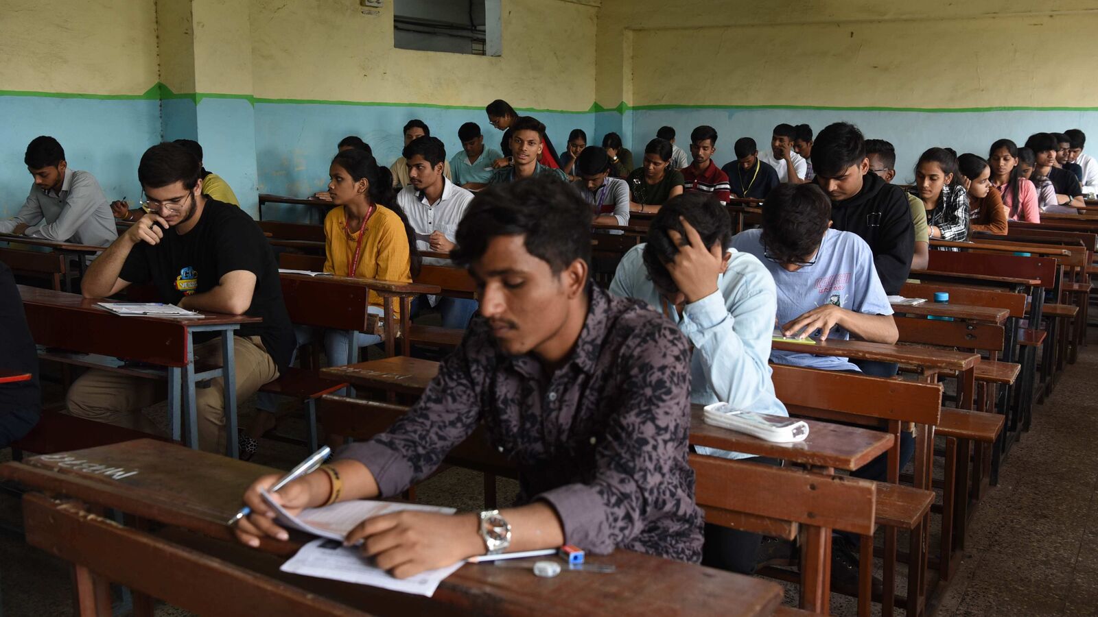 JEE Superior 2025: BIG replace on ‘makes an attempt restrict’ for aspirants; know all particulars right here JEE Superior 2025: BIG replace on ‘makes an attempt restrict’ for aspirants; know all particulars right here