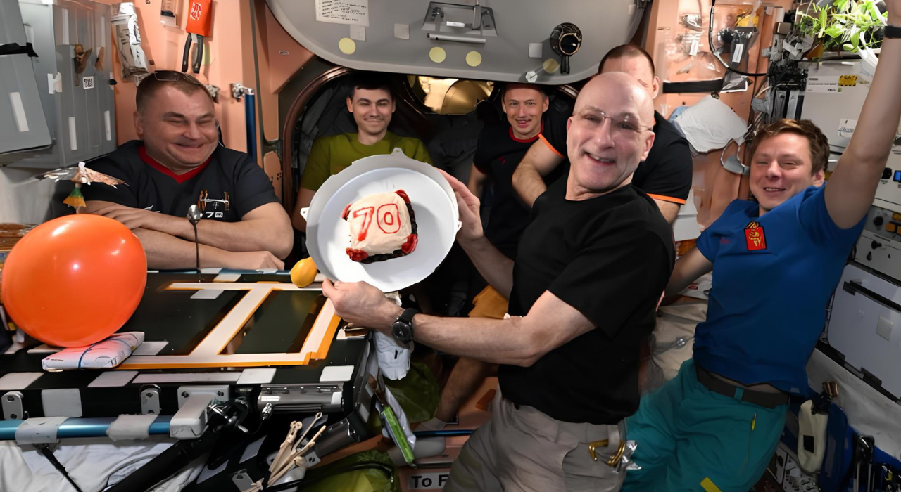 Don Pettit’s remarkable 220 days on the journey of Expedition 72 aboard the ISS Don Pettit’s remarkable 220 days on the journey of Expedition 72 aboard the ISS