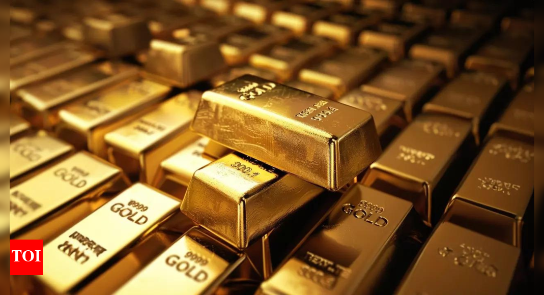Gold rate in the present day: Prices hit all-time high of Rs 1.05 lakh per 10g, silver nears Rs 1.26 lakh on global cues