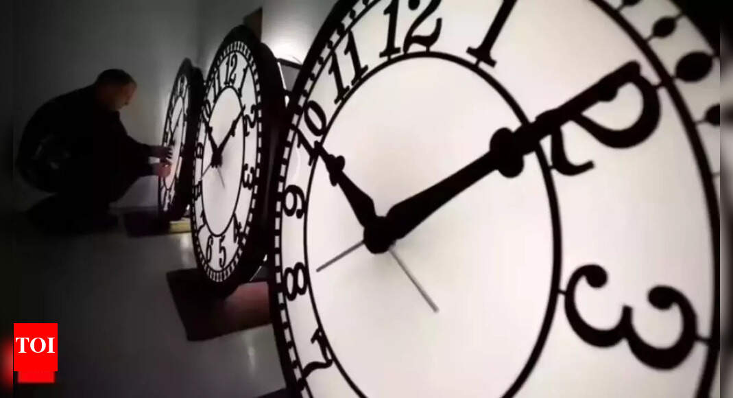 Daylight Saving Time: Change ends sooner than common; when will the clocks fall again? Daylight Saving Time: Change ends sooner than common; when will the clocks fall again?